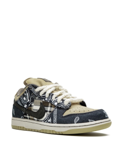 Travis Scott SB Dunk Low sneakers